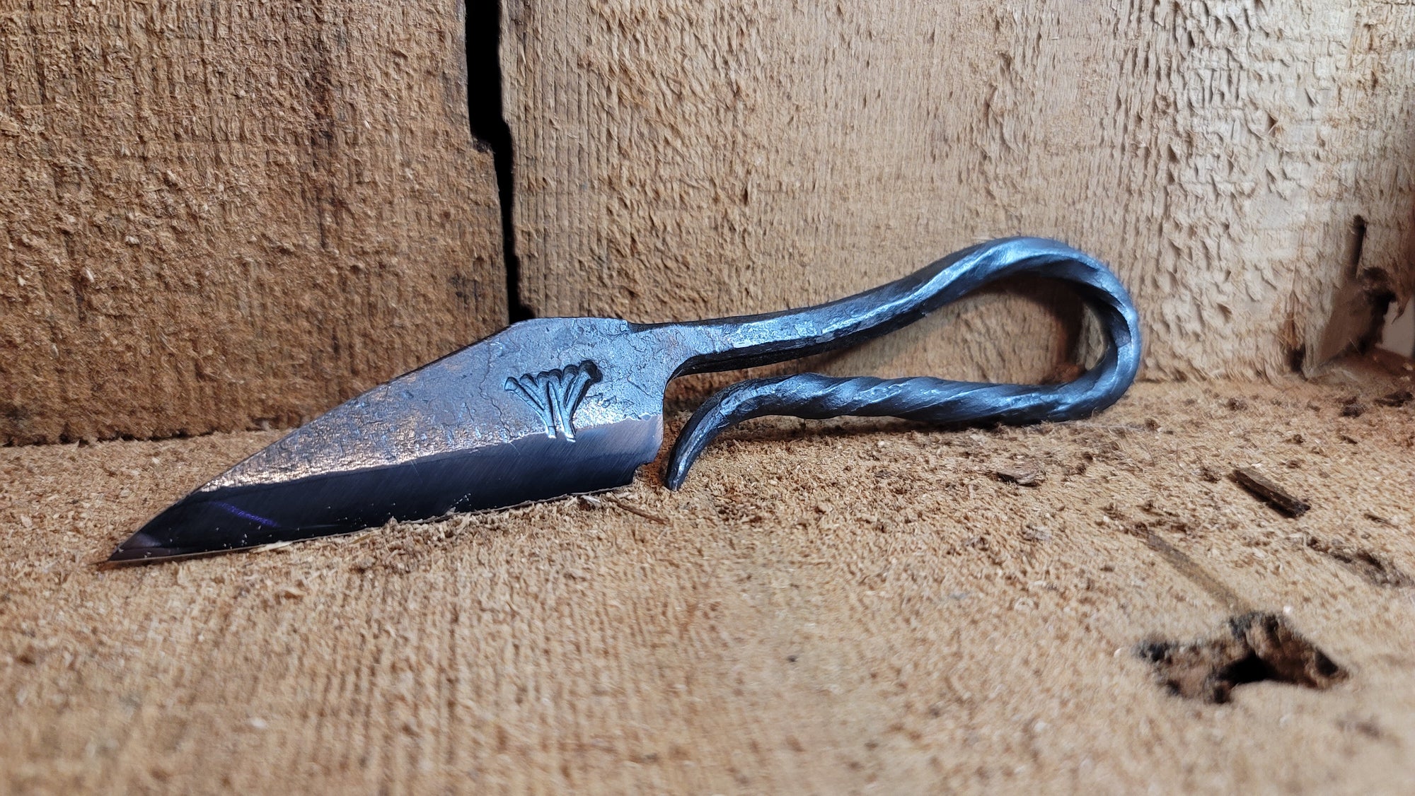 Exquisite Viking Utility Knife – A Modern Tribute to Norse Craftsmanship